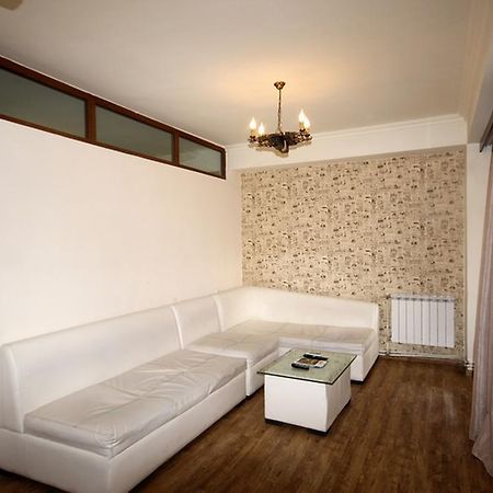 Rent Inn Yerevan On Saryan Street Exterior foto